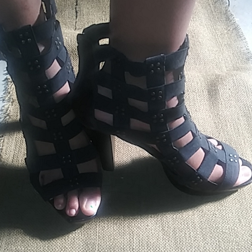 Zigi Solo Black Platform Sandals
